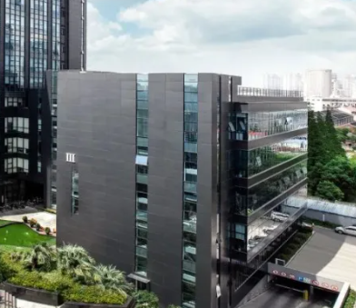 海口美兰区甄轩网络科技工作室小程序网站搭建技术选型与性能优化分析
